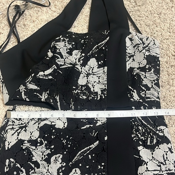 EUC BCBGMaxAzria One Shoulder Floral Lace Gown - Picture 12 of 12